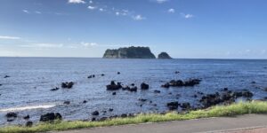 더 그랜드 섬오름 앞의 범섬