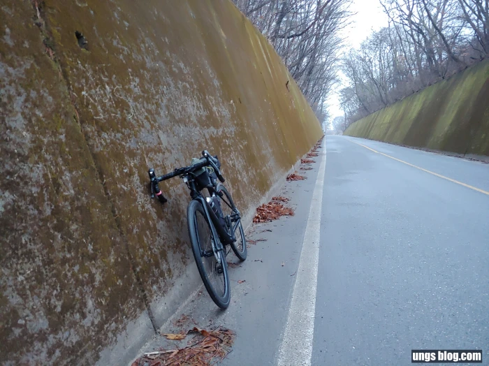 Why South Korea is Great place for Road Cycling, korea is good place for road cycling at winter also. there are bike, at the winter road